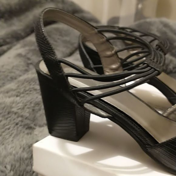 Angel Steps Black Textured Peep Toe Sandals! - Picture 3 of 13